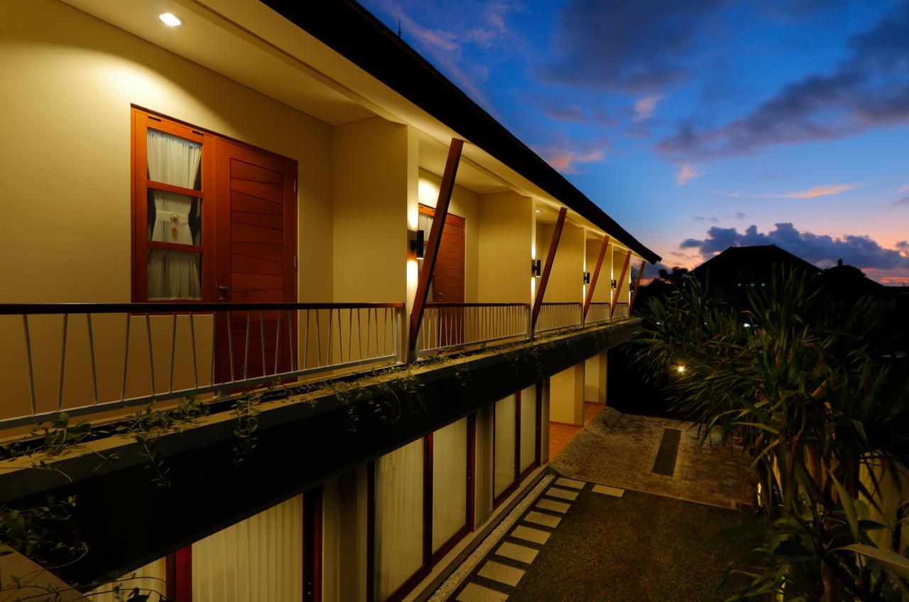 Iconic Bali Living Bed & Breakfast Denpasar  Exterior photo